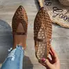 Zapatos Mary Jane de talla grande estilo retro simple transfronterizos con hebilla de una sola tira, suela plana y puntera cuadrada hueca para mujer