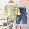 Roupa Infantil Primavera Casual Desenho Animado Fofo Listrado Moletom de Manga Comprida Conjunto Calça de Manga Comprida Infantil Primavera e Outono Conjunto de Duas Peças