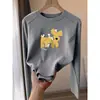 Camiseta de Manga Larga de Algodón Puro con Diseño Único Line Art para Mujer, Color Gris Carbón Cuello Redondo, Top Versátil a la Moda, Temporada Primavera y Otoño 2026