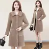Abrigo largo de imitación de terciopelo de cordero para mujer 2022 invierno nuevo madre coreano talla grande estilo extranjero abrigo para mujer