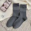 Nuevos Calcetines Otoño/Invierno Japoneses Lindos Oso de Dibujos Animados Bordado Rayas Calcetines de Media Pantorrilla para Mujer Calcetines Versátiles para Mujer Calcetines Apilados