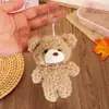 Pingente de Ursinho Fofo Chaveiro de Boneca Pequena Decoração Criativa para Mochila de Menina Brinquedo de Pelúcia Pingente de Pequeno Presente