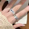 Anillo dulce y exquisito en forma de corazón para mujer, lujo ligero, moderno, versátil, personalizado, apilable, anillo abierto ancho, popular en redes sociales, adecuado para el dedo índice