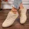 Sapatos casuais baixos femininos plus size em camurça retrô com cadarços e solas macias para o dia a dia e esportes