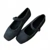 Sapatos Peludos para Roupas de Exterior Femininas 2025 Novo Outono e Inverno Retro Francês Elegantes Sapatilhas de Bico Quadrado Sapatos Mary Jane