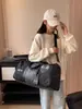 Bolsa de Hombro, Bolsa de Viaje para Hombres y Mujeres, Gran Capacidad, Bolso de Fitness a la Moda, Bolsa de Equipaje, Mochila Deportiva de Viaje, Hombro Cruzado Único, Ligero