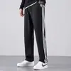 Pantalones Deportivos de Tres Rayas, Pantalones Casuales Jogger de Pierna Recta, Pantalones de Chándal Unisex Clásicos de Tres Rayas Rayadas, Pantalones de Cinco Puntos Sueltos para Exteriores