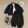 Conjunto de Jaqueta Infantil 2026 Outono Novo Estilo Meninos Bonitos Reversível Cor Lisa Calça Jogger Roupa de Duas Peças