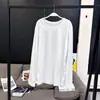 Em EstoqueA t-shirt de base fininha e muito esperada da VC, duas cores: cinza-branco, novo estilo de inverno para mulheres