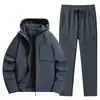 Venta al por mayor transfronteriza conjunto de chaqueta softshell nuevo para otoño e invierno 2026 para hombres y mujeres, forro polar, engrosado, cálido, abrigo con capucha