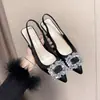 Sandalias de punta cerrada para mujer talla grande 2026 verano nuevo moda europea y americana punta fina hebilla cuadrada de strass sandalias de tacón de aguja para mujer venta al por mayor