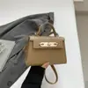 Bolsos de Diseño de Nicho de Moda Verano 2026 Moda de Verano de un Solo Hombro de Moda Nuevo Simple Cruzado para Viajar Pequeño Cuadrado