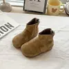 Botas Curtas Estilo Britânico para Meninas Outono Inverno Novas Solado Macio Antiderrapante Doc Martens Infantis Zíper Traseiro Botas Individuais para Meninas Crianças de Meia-Idade e Mais Velhas