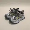 Zapatillas deportivas de algodón de segunda capa para niños con suelas de parche, zapatos para senderismo al aire libre, nuevo estilo de invierno para niños, casuales anti-pateo y antideslizantes 6617