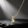 Colar Pingente Geométrico Irregular Fresco Cross Mais Vendido Europeu e Americano Corrente Clavícula Feminina Titânio Aço Banhado Ouro 18K Pingente