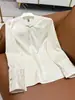 Novo Top de Cetim de Alto Padrão Estilo Chinês com Design de Botão Aprimorado para Primavera e Outono, Nova Camisa Básica Bordada de Alta Qualidade com Estilo Chinês Tradicional A10295