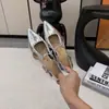 Nuevas Sandalias Cerradas de Dedo con Aumento de Altura de 5 cm, Zapatos Mary Jane Franceses de Punta Fina Color Nude Poco Profundos con Remaches