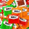 Snacks Picantes Weilong en Varios Sabores, Empacados Individualmente, Adecuados para Puestos, Venta al por Mayor, Tiras y Rebanadas Picantes, Snacks para la Oficina