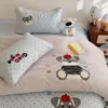 Lindo Set de Funda de Cama Bordada con Toalla Nairi de Lunares para Nieve, Juego de Cuatro Piezas, Funda de Edredón de una Pieza, Juego de Cama de Tres Piezas