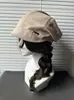 Gorro retro americano oversized com tachas, unissex, aba curta, estilo preguiçoso de nicho, moderno, faz o rosto parecer menor