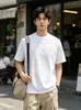 Camiseta Masculina Minimalista com Bordado de Letra, Gola Redonda, Manga Curta, Novo Estilo de Verão, Top Casual Soltinho Versátil para Casais, Tendência para Mulheres
