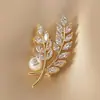 Broche com Acabamento de Luxo, Estilo Nicho e Simples, Alfinete de Roupa, Acessório de Pérola para Terno, Broche