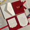 Invitación de boda vintage de terciopelo color camello con impresión en relieve, tarjeta de respuesta con código QR de forma especial, invitación de boda