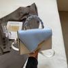 Bolso Cuadrado Pequeño Portátil de Metal Cruzado Simple Casual de Primavera con Combinación de Colores Texturizados de Moda Nuevo 2025 de Color en Contraste para Mujer