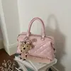 Bolsa de Ombro Acolchoada Fashion de Grande Capacidade para Mulheres 2025 Nova Bolsa Tote de Nicho de Luxo para Trabalho e Deslocamento