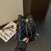 Bolsa de Mão Pequena Luxuosa Acolchoada de Alto Valor para o Dia a Dia de Mulheres 2026 Outono/Inverno Nova Moda Simples Versátil Bolsa Transversal