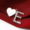 Accesorios de Colgante de Letra Inglesa Incrustada con Diamantes Europeos y Americanos Regalos Conmemorativos Personalizados Creativos Accesorios de Colgante DIY de Aleación Joyería