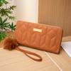 2023 novo estilo coreano elegante losango elegante bordado lantejoulas bola de pele decorativa longa multi-cartão mudança embreagem