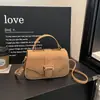 Bolso Cuadrado Pequeño Retro Francés de Alto Valor para Mujer 2026 Nuevo Estilo Otoño Correa de Cuero de Lujo Ligero Bolso de Hombro Versátil Bolso Cruzado
