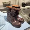 Botas Martin de cuero para mujer con suela gruesa, punta redonda, diseño plisado adelgazante, hebilla de cinturón, estilo motero, tacón grueso, botas de media pantorrilla