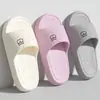 Sandalias EVA Oso Pequeño para Mujer, Uso en Casa en Verano, Suela Gruesa Cómoda, Antideslizantes, Silenciosas, Estilo Pareja para Baño, Sandalias Deslizantes para Exteriores