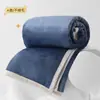 Tipo Chuva Leve Manta de Flanela 350Gsm Manta Térmica para Ar Condicionado Manta para Cochilo no Escritório Bordado com Logo Personalizado