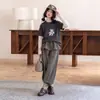 Conjunto Casual para Niñas Otoño 2026 Nuevo Estilo Coreano Top para Niñas Mayores, Pantalones Anchos de Primavera y Otoño para Niños con Solapa Trasera