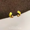 Sistema de color Maillard retro nicho minimalista de alta gama aretes de mariposa para otoño e invierno versátiles simples para el día a día
