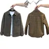 Moda casual de otoño versátil de alta gama elegante diseño a cuadros moderno genial y elegante chaqueta para hombre