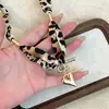 Estilo menina ousada colar de coração com estampa de leopardo corrente de clavícula personalizada acessórios atmosféricos cachecol com gola alta cachecol estilo gravata decorativo