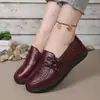 Sapatos Femininos de Salto Baixo Estilo Novo com Solas Macias, Sapatos Casuais de Couro Confortáveis para Calçar Facilmente para Mães, Antiderrapantes, Leves, Sapatos para o Dia a Dia para Pessoas de Meia-Idade e Idosos
