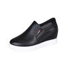 Sapatos Brancos Recortados com Aumento Interno 2025 Primavera e Verão Nova Moda Versátil Malha Respirável Esportivos Casuais para Pessoas Baixas