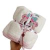 Toalla de baño de oso de fresa, conjunto de dos piezas, dibujos animados bordados, verano, funda pequeña, suave, absorbente, forro polar coral, manta pequeña