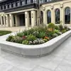 Las bordillos curvos de granito blanco sésamo se pueden hacer a medida.; Las piedras de bordillo curvas para exteriores con acabado pulido al fuego y diseño de lichi están disponibles en el fabricante.
