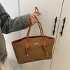 Design de Nicho Feminino para o Dia a Dia 2025 Nova Tendência Retrô Moda Bolsas de Ombro Elegantes Cor Têxtil Contraste de Costura Bolsa Tote