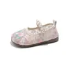Sapatos de Couro para Menina com Solas Macias para Combinar com o Vestido Dela, Sapatos de Couro Bordados Respiráveis Estilo Princesa com Solas Macias, Mocassins