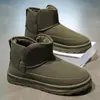 Botas de Neve Masculinas de Cano Médio Outono e Inverno 2025 Botas Quentes da Moda Sapatos Casuais Masculinos para Exterior Botas de Neve Esportivas para Homens