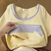 Camiseta de Manga Larga a Cuadros Patchwork Estilo Coreano con Cuello en U para Mujer, Nueva Dulce y Picante Ajustada Adelgazante para Principios de Primavera 2026