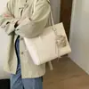 Moda 2025 Principios de Otoño Bolso Versátil de Moda Simple Exquisito Bolso Tote de Color Sólido Bolso de Hombro