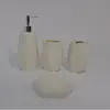 Conjunto de Quatro Peças de Cerâmica Esmaltada Branca Pura de Alta Qualidade com Design de Rombos: Frasco de Loção para Banheiro, Copo para Boca, Saboneteira